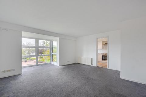 2 bedroom flat to rent, Paveley Drive, London SW11
