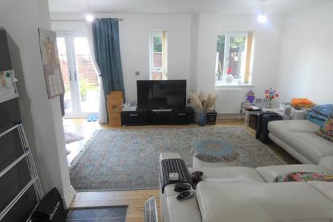4 bedroom semi-detached house to rent - Royle Green Road, Manchester, M22