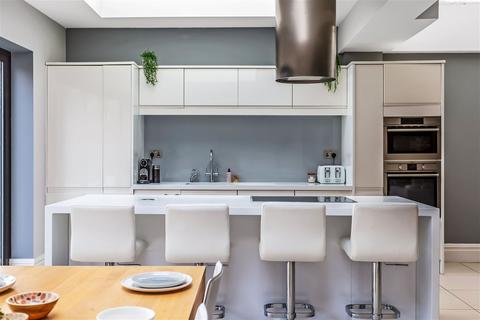 43 Malden Hill Gardens, New Malden, KT3 4HS