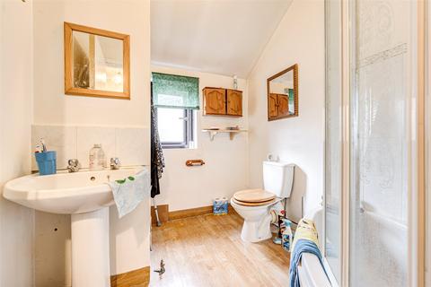 7 Cobden Road, Worthing, BN11 4BD