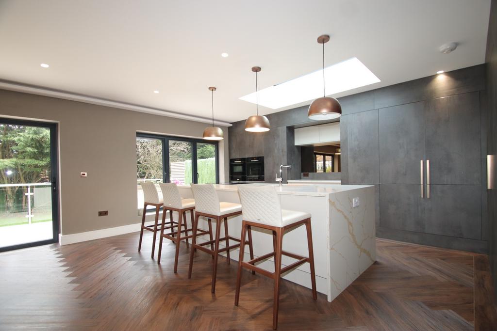 High Beeches, Chelsfield, BR6 4 bed detached house for sale £1,150,000
