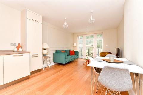 2 bedroom flat for sale, Woodcote Valley Road, Purley, Surrey