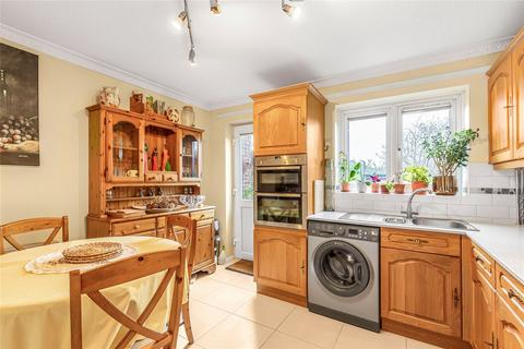 112 Bennetts Close, Mitcham, CR4 1NS