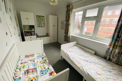29 Fieldside Road, Bromley, BR1 4LA