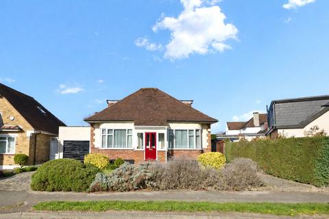 3 bedroom bungalow for sale, Howletts Lane, Ruislip HA4