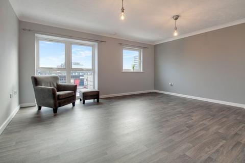 2 bedroom flat to rent - Carpathia Drive, Southampton, SO14