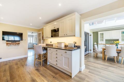 15 Downs View Road, Bookham, Leatherhead, KT23 4PP