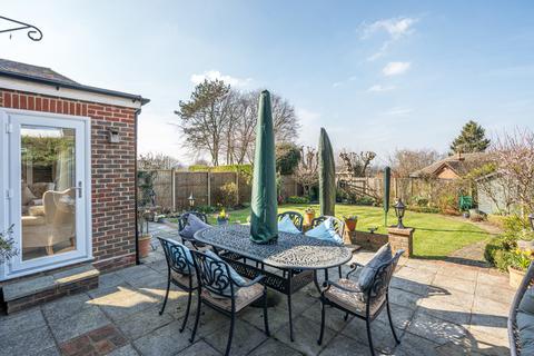15 Downs View Road, Bookham, Leatherhead, KT23 4PP