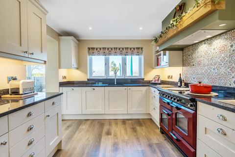 15 Downs View Road, Bookham, Leatherhead, KT23 4PP
