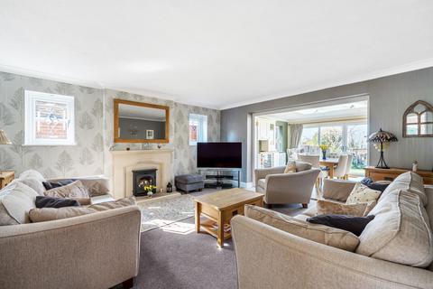 15 Downs View Road, Bookham, Leatherhead, KT23 4PP