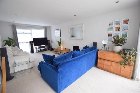 3 bedroom detached house for sale - Stroud Close, Windsor, Berkshire, SL4