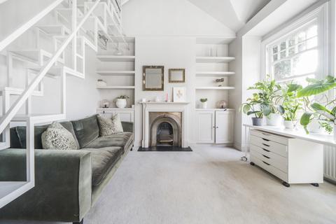 74a Oaklands Grove, London, W12 0JB