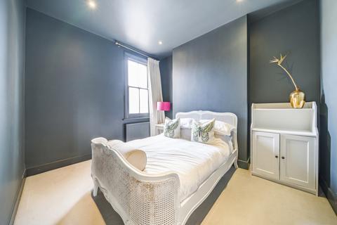 74a Oaklands Grove, London, W12 0JB