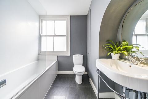 74a Oaklands Grove, London, W12 0JB