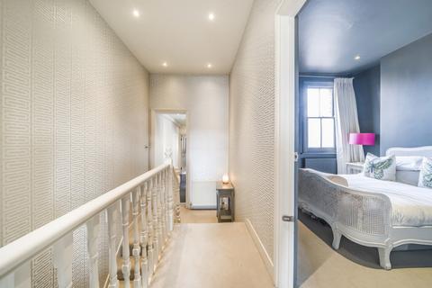 74a Oaklands Grove, London, W12 0JB