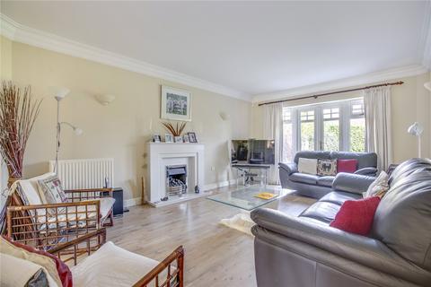 8 Chacombe Place, Beaconsfield, HP9 2WS