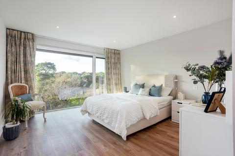 4 Brackenhill, Poole, BH13 6LT