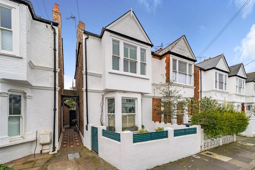 Graham Road, Chiswick 4 bed semidetached house £1,225,000