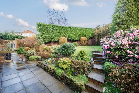 11 Ambleside Crescent, Farnham, GU9 0RZ
