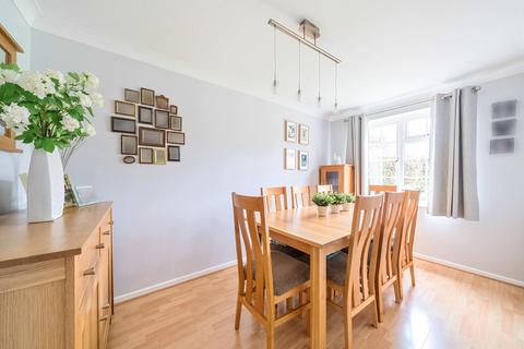 11 Ambleside Crescent, Farnham, GU9 0RZ