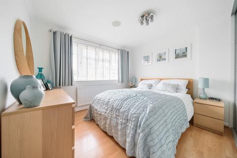 11 Ambleside Crescent, Farnham, GU9 0RZ