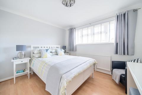 11 Ambleside Crescent, Farnham, GU9 0RZ