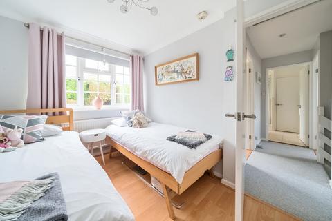 11 Ambleside Crescent, Farnham, GU9 0RZ