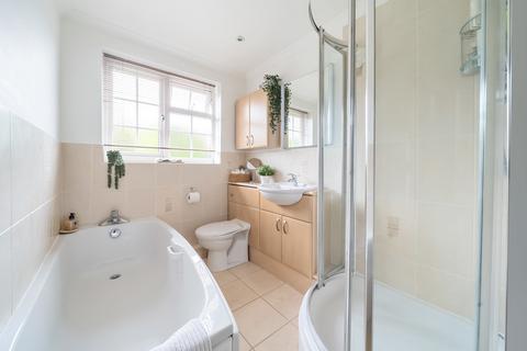 11 Ambleside Crescent, Farnham, GU9 0RZ