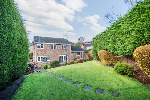 11 Ambleside Crescent, Farnham, GU9 0RZ