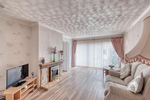 17 Montreal Close, Lower Wick, Worcester, WR2 4DZ