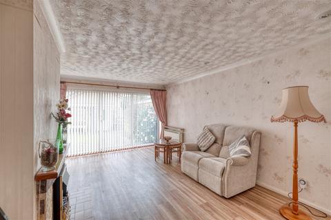 17 Montreal Close, Lower Wick, Worcester, WR2 4DZ