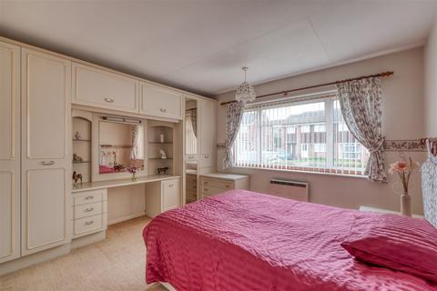 17 Montreal Close, Lower Wick, Worcester, WR2 4DZ