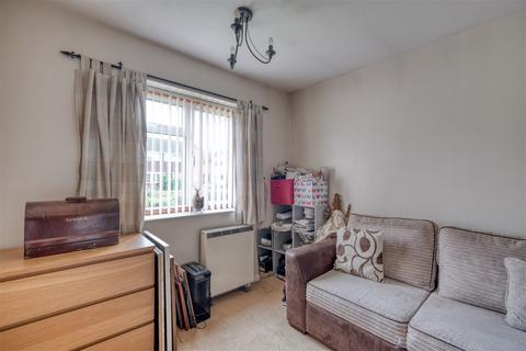 17 Montreal Close, Lower Wick, Worcester, WR2 4DZ
