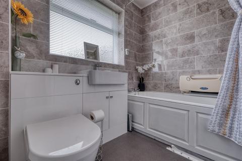 17 Montreal Close, Lower Wick, Worcester, WR2 4DZ