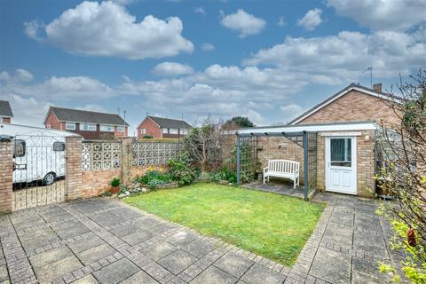17 Montreal Close, Lower Wick, Worcester, WR2 4DZ