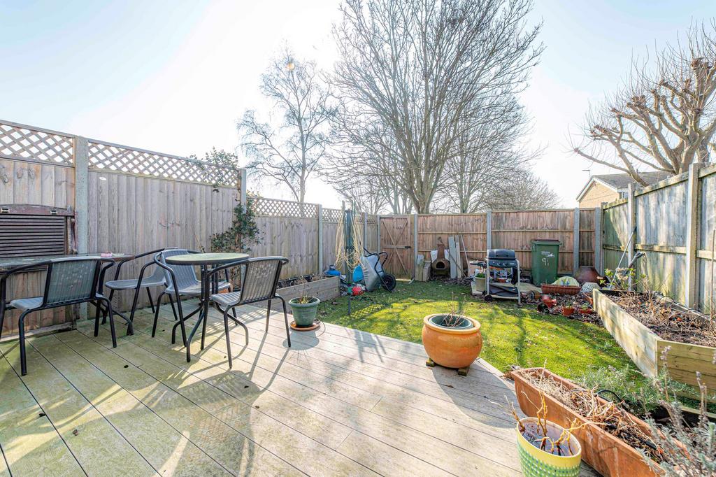 Lynwood, Folkestone, CT19 3 bed terraced house for sale £350,000