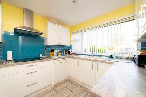 91 Lynwood, Folkestone, CT19 5DD