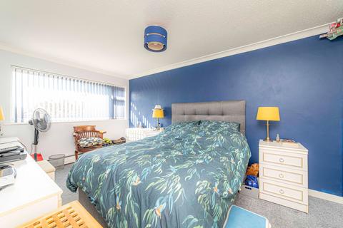 91 Lynwood, Folkestone, CT19 5DD