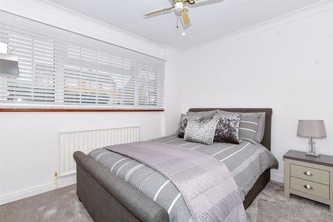 1 Oaklands Road, Northfleet, Gravesend, DA11 8PA
