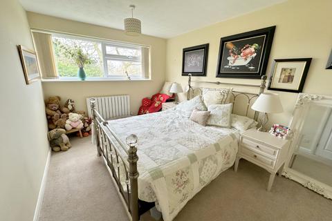 4 Duncannon Crescent, Windsor, SL4 4YP