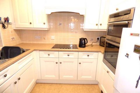 2 bedroom flat for sale, LEATHERHEAD