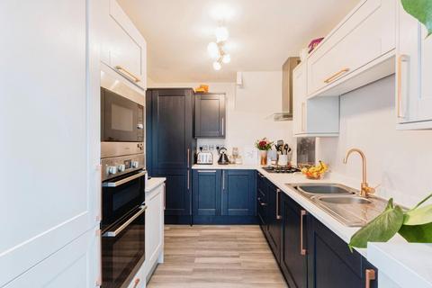 2 Avignon Close, Colchester, CO2 8YH