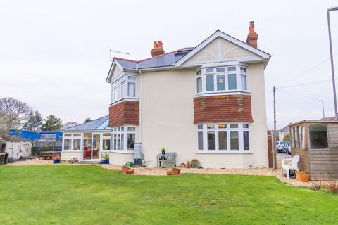 7 bedroom detached house for sale, LARGE HOUSE + ANNEXE Redhill Drive,