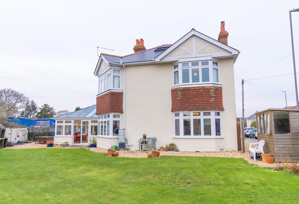 LARGE HOUSE + ANNEXE Redhill Drive, 7 bed detached house for sale £