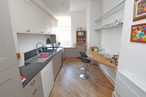 2 bedroom flat for sale, Buxton Road, Eastbourne, BN20 7LF