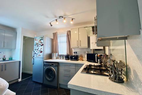 2 bedroom flat for sale, Edwins Avenue South, Forest Hall, NE12