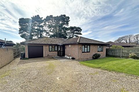 3 bedroom bungalow for sale, Edmunds Close, Barton on Sea, New Milton, Hampshire, BH25