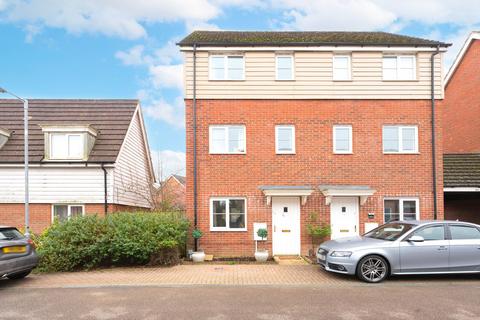 3 bedroom semi-detached house for sale - Rose Avenue, Costessey