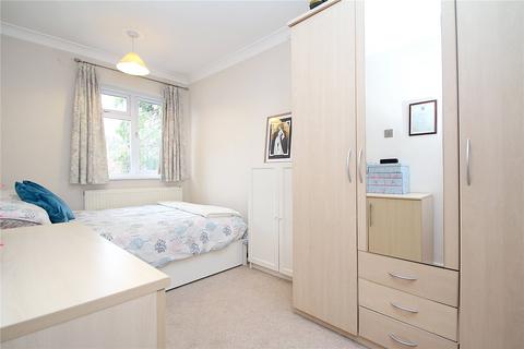 60 Banbrook Close, Solihull, B92 9NE