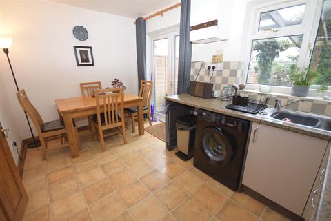 2 bedroom end of terrace house for sale, Woodside Gardens, Ravenshead, Nottinghamshire, NG15